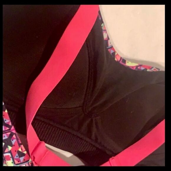 Victoria’s Secret multi-color VSX Sports bra 32A - Picture 6 of 9